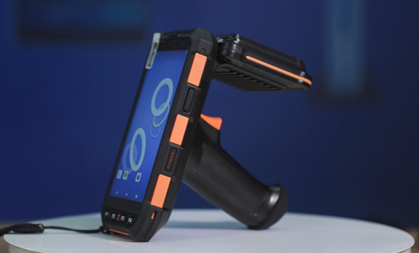 PDA數據采集器用于服裝行業,掃二維碼、條形碼出入庫盤點 PDA數據采集器用于服裝行業,掃二維碼、條形碼出入庫盤點